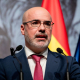 El delegado del Gobierno en Madrid reacciona a la última del equipo de Ayuso con el ático: "Cada vez apesta más"
