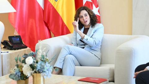 Ayuso estalla tras desvelarse el pasado franquista de su abuelo: "Vergüenza"