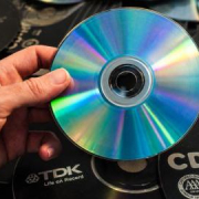 Por qué están volviendo los CD: el formato que parecía muerto resucita en plena era de Spotify