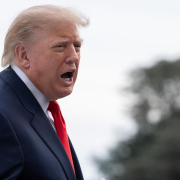 Trump carga contra Zelenski tras criticar su pacto con Putin sobre el diésel: "Ha llegado el momento de que Ucrania tenga un nuevo presidente" Trump carga contra Zelenski tras criticar su pacto con Putin sobre el diésel: "Ha llegado el momento de que Ucrania tenga un nuevo presidente"