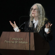 Patti Smith se lanza a cantar en los Princesa de Asturias: "Podemos ser la revolución"