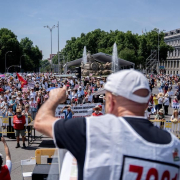 11.000 millones de euros al año de la sanidad pública, a la privada 11.000 millones de euros al año de la sanidad pública, a la privada