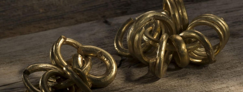 Encuentran un tesoro de oro de hace 1.800 años en Noruega y su recompensa abre un debate entre los arqueólogos