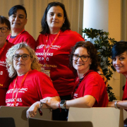 Rosa y decenas de 'kellys' reclaman adelantar su retiro tras décadas de desgaste: "Muchas llegamos con el cuerpo destrozado" Rosa y decenas de 'kellys' reclaman adelantar su retiro tras décadas de desgaste: "Muchas llegamos con el cuerpo destrozado"