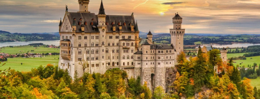 ¿Dónde viajar en otoño? Cinco destinos por todo el mundo con los paisajes otoñales más coloridos