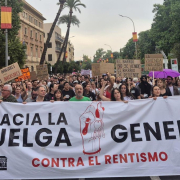 Masiva manifestación en Murcia contra el problema de la vivienda: “¡No toleramos ni un desahucio más!” Masiva manifestación en Murcia contra el problema de la vivienda: “¡No toleramos ni un desahucio más!”