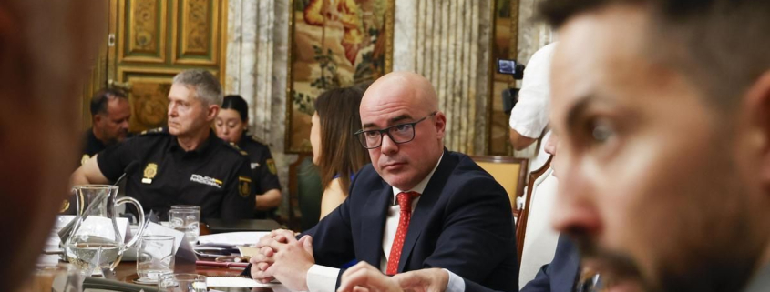 El delegado del Gobierno en Madrid rompe su silencio tras la dimisión reconociendo "errores" y dando las gracias a Sánchez