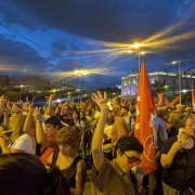 Miles de personas piden al Congreso que convalide el decreto de vivienda en las caceroladas del Sindicato de Inquilinas