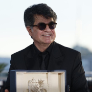 Irán condena a cinco años de prisión al cineasta Jafar Panahi y confisca sus bienes