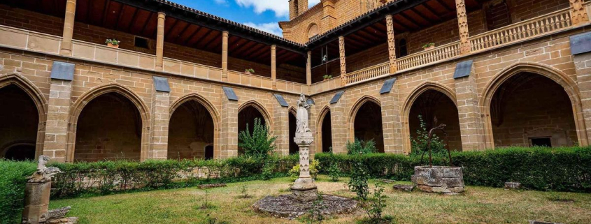 El pueblo en el que se puede visitar el único monasterio de España que fue inaugurado por un papa