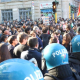Miles de jóvenes protestan en Milán por los precios y el despliegue policial de Meloni