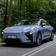 El Lexus ES estrena generación con versiones eléctricas además de la híbrida El Lexus ES estrena generación con versiones eléctricas además de la híbrida