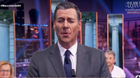 Carlos Latre se pasa de frenada en una nueva parodia de Sánchez desde 'El Hormiguero' y hasta Motos se queda sin palabras: "Ha ido a un sitio rarísimo"