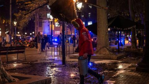 Los Mossos recurren a Inteligencia para cerrar los grupos que llaman a la violencia en las calles tras los disturbios en Barcelona