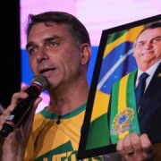 Bolsonaro no reconoce la victoria de Lula y se abona a la habitual conspiración ultraderechista: "Es imposible" Bolsonaro no reconoce la victoria de Lula y se abona a la habitual conspiración ultraderechista: "Es imposible"